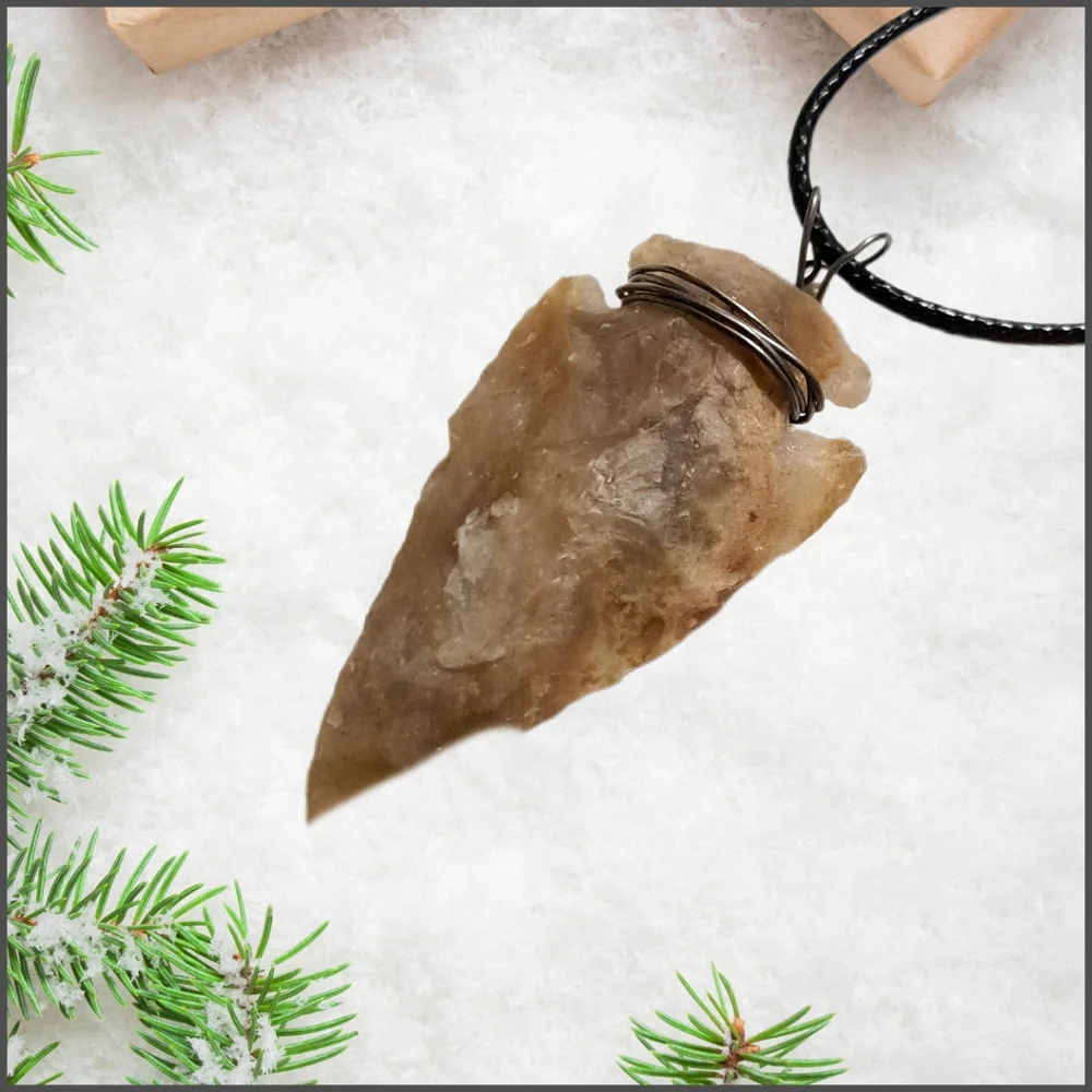 👣4/$20. Natural Stone Hand Knapped Arrowhead with Black Cord Necklace. NWOT